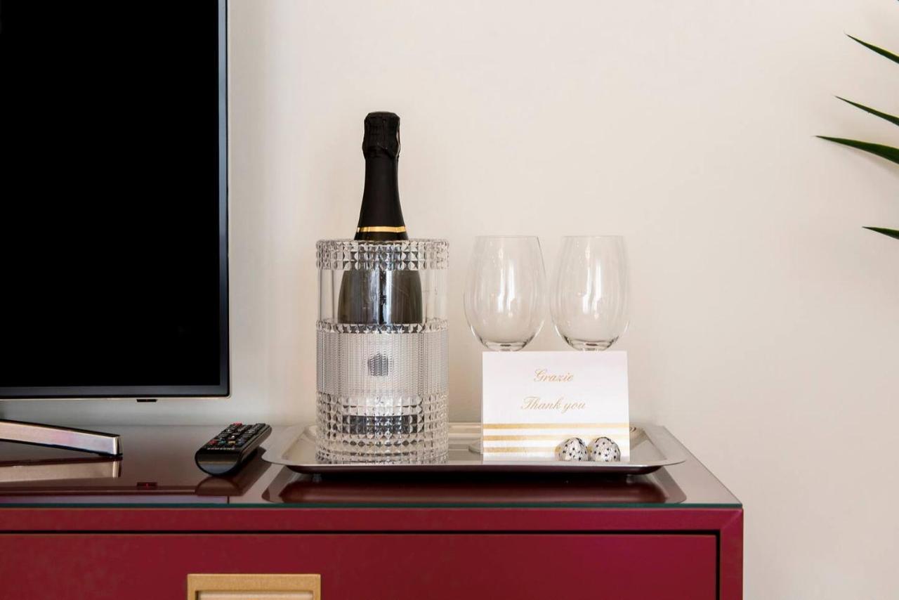 Madonna Montecchi Luxury Suite In Верона Экстерьер фото